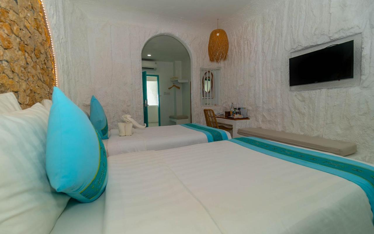 Loccal Collection Hotel Komodo Лабуан-Бахо Экстерьер фото